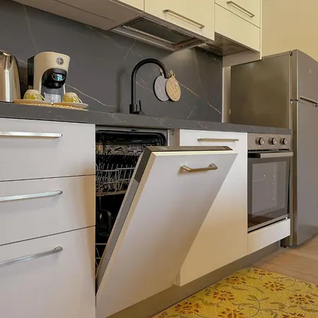 Apartment Eleganza & Comfort A 2 Minuti Dal Mare By Host Hero