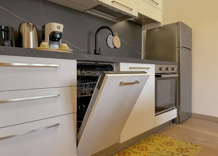 Apartment Eleganza & Comfort A 2 Minuti Dal Mare By Host Hero